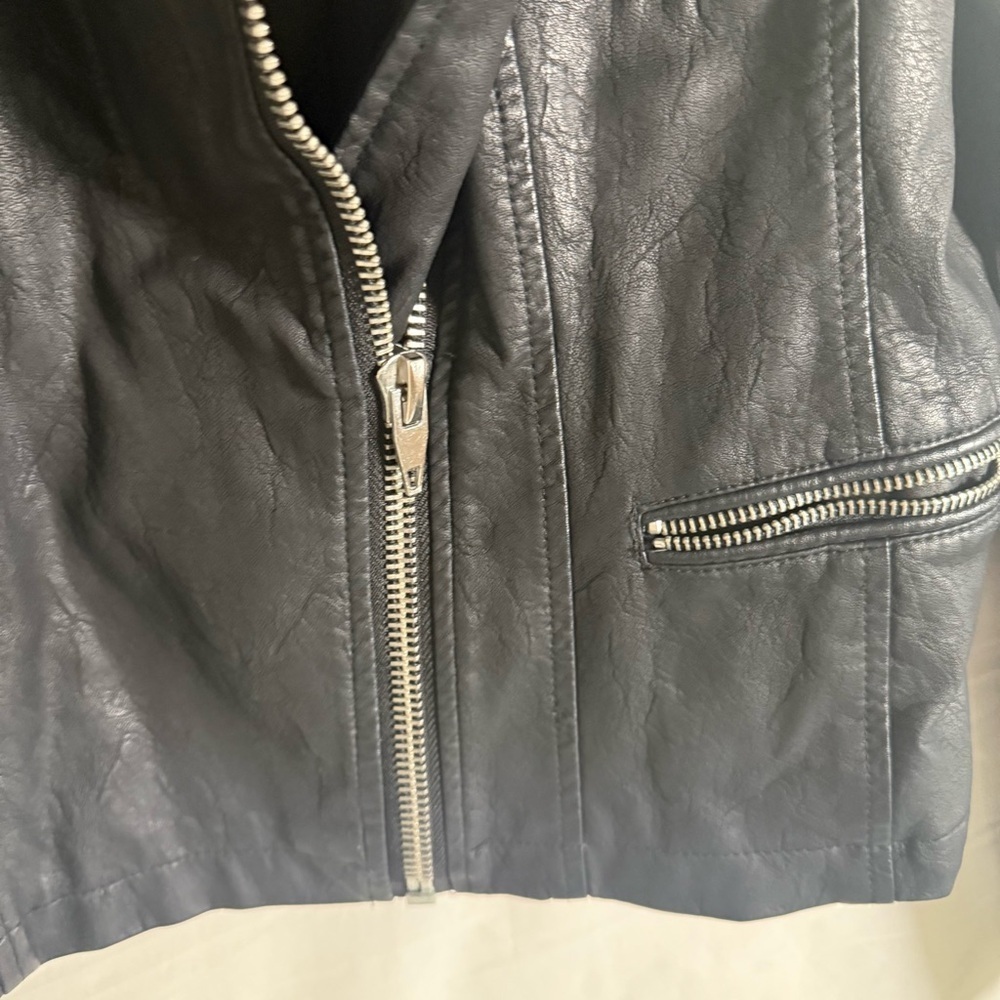 Kut From The Kloth Black Faux Leather Moto Jacket Women’s Small Silver Hardware - Picture 5 of 10